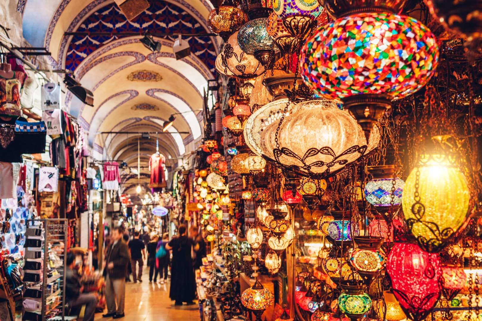 خرید از بازارهای قدیمی در سفر با تور استانبول