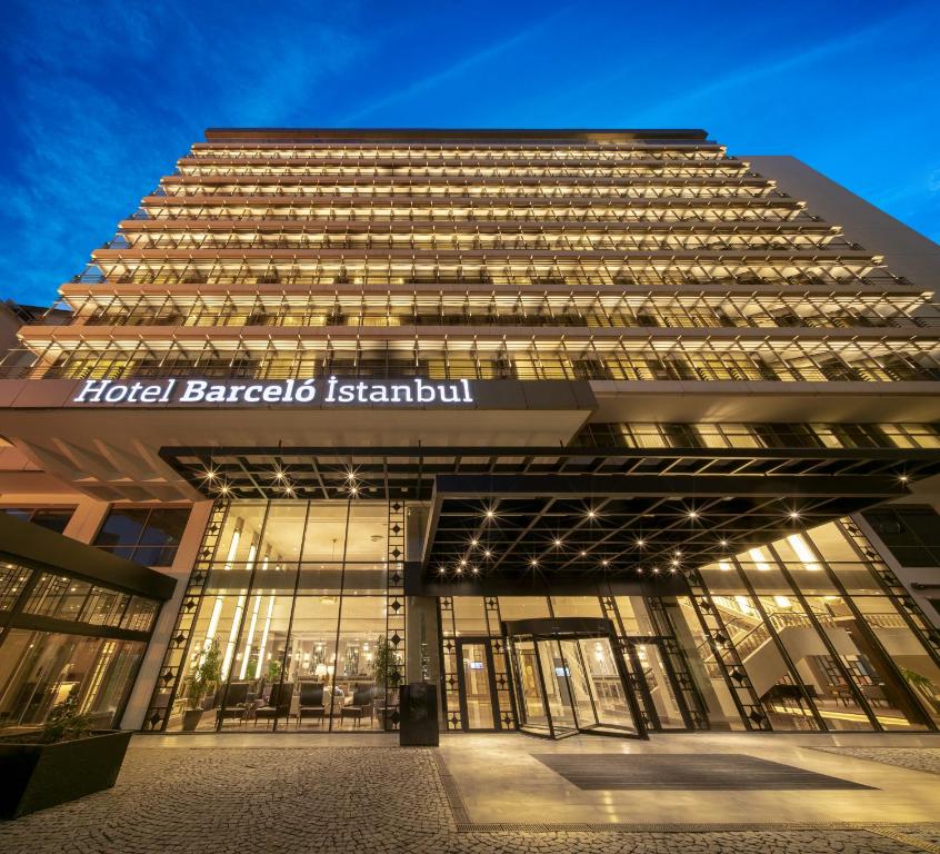 تور استانبول " هتل بارسلو "